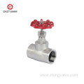 Globe valves for gas